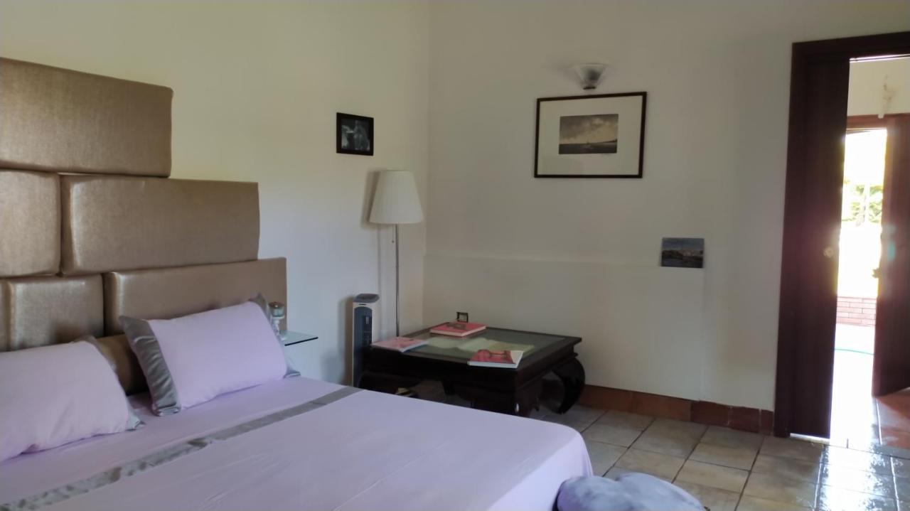 Villa Le Tre Dame B&B Battipaglia Bagian luar foto
